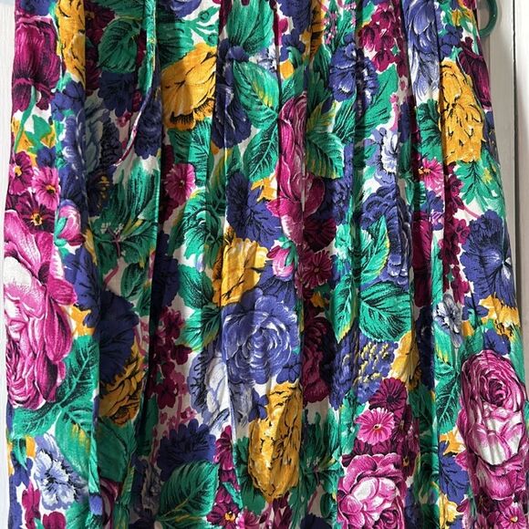 Vintage Floral pleated skirt - with pockets - Size S - Picture 2 of 5